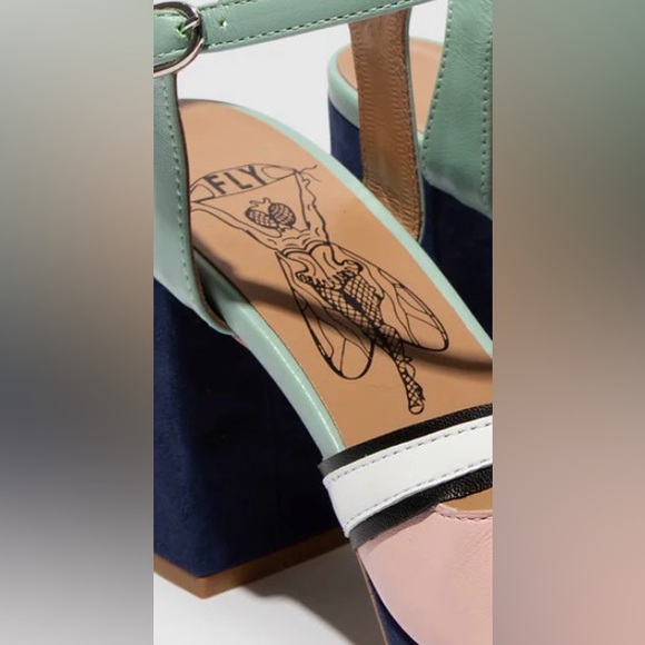 Fly London 💖NWT and box platform Sling-Back Sandals
Euro size 38 - Picture 6 of 8